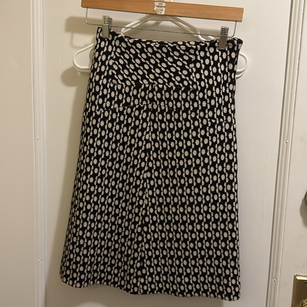 Diane Von Furstenberg Black and Cream Patterned Fabric